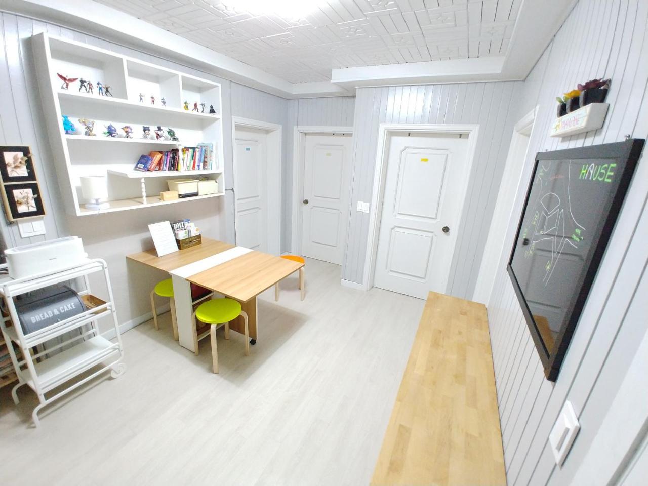 เฮาส์ อิแตวอน Hostel โซล ภายนอก รูปภาพ
